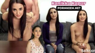Kanikka Kapur on Cam Got Seduced & Hot Sex Fake